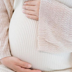 他并没有🐢🦢以“救世主”或“🈯🔀专家”的♉🎉姿态出现，而是🎾